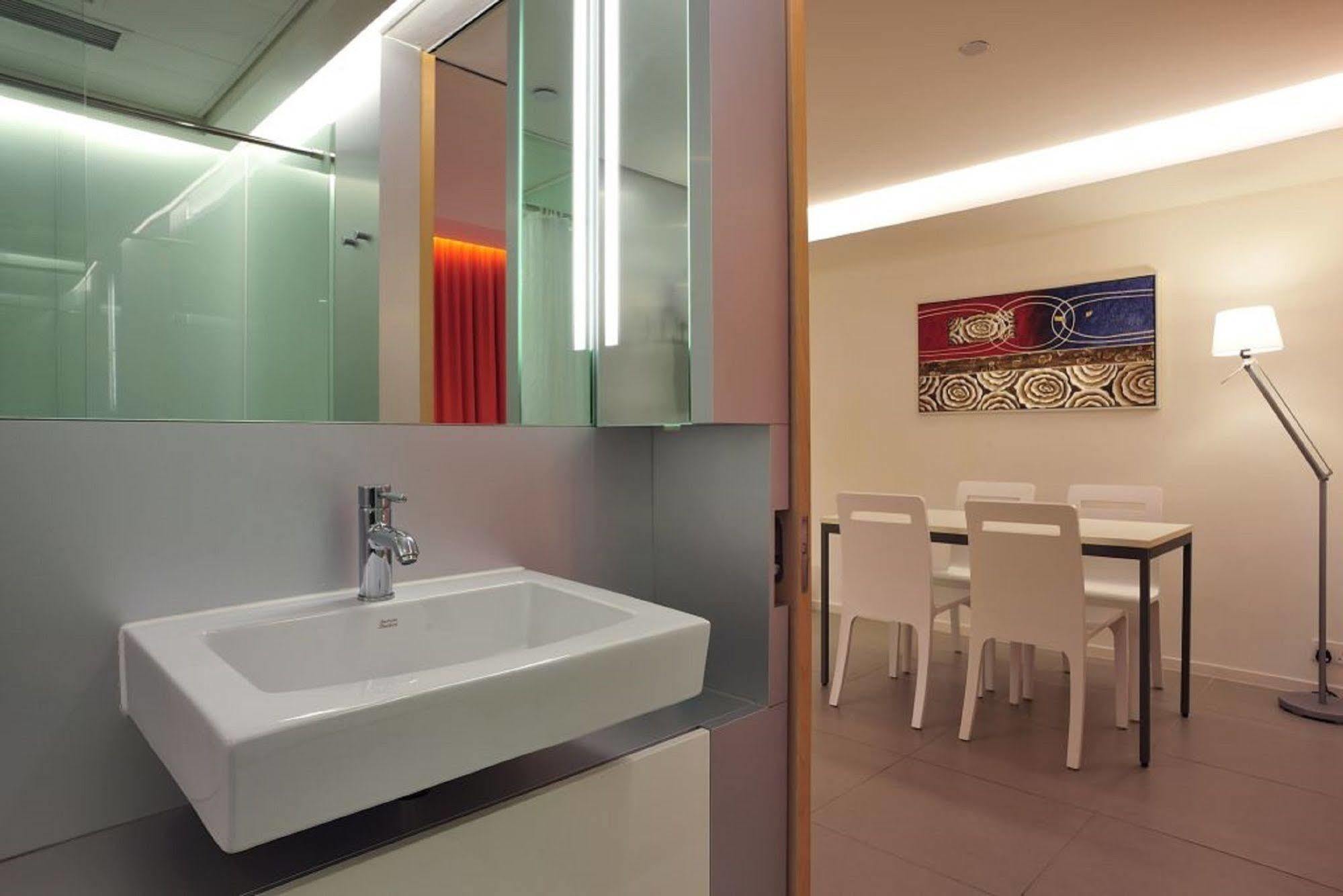 60 West Hotel Hong Kong Exterior photo